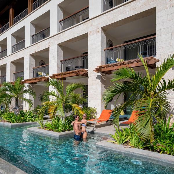 Unique Club at Lopesan Costa Bávaro Resort
